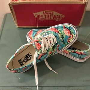 Vans Sneakers
Size 9